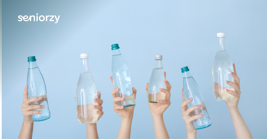 Ile minerałów w wodzie to dużo? Prosty przewodnik po etykietach dla seniora